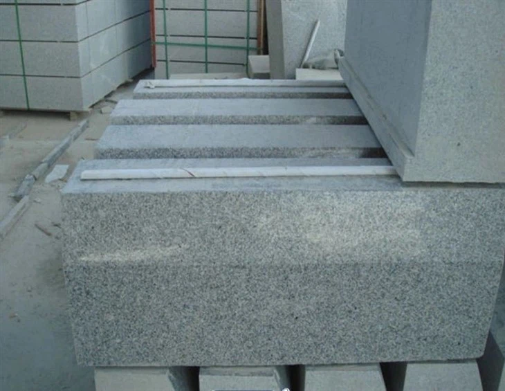 Popular-Chinese-Natural-Stone-Grey-Granite-Kerbstone-for-Road-Parking-Window-Sills.webp (3)(001)