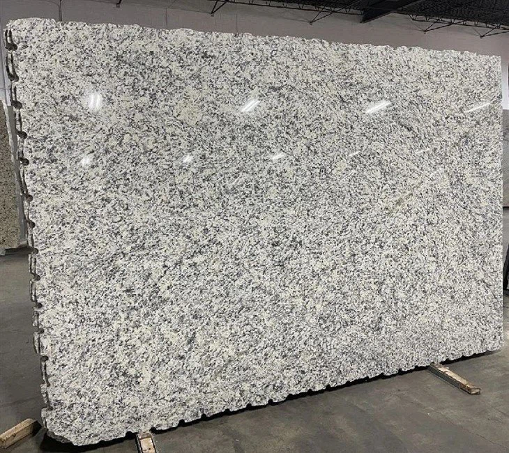 Dallas-White-Granite-Slab-for-Kitchen-Countertop.webp (4)(001)