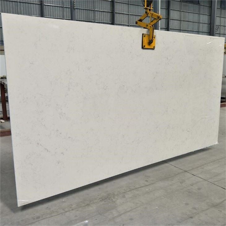 Quartz Stone With Golden Veins