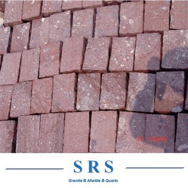 Natirèl Split Green / Wouj Porphyry Kib Granite Pave